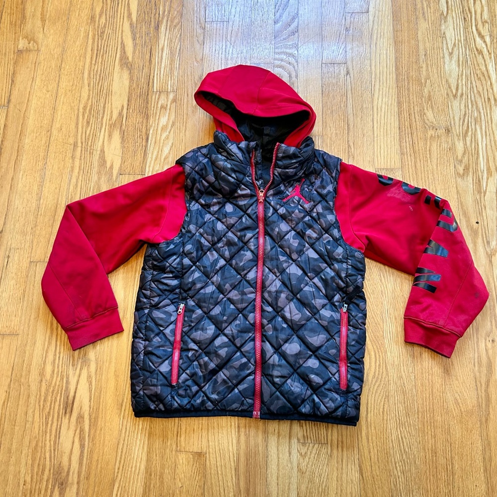 Air Jordan Jumpman Boys Puffer Jacket
Size Youth Medium